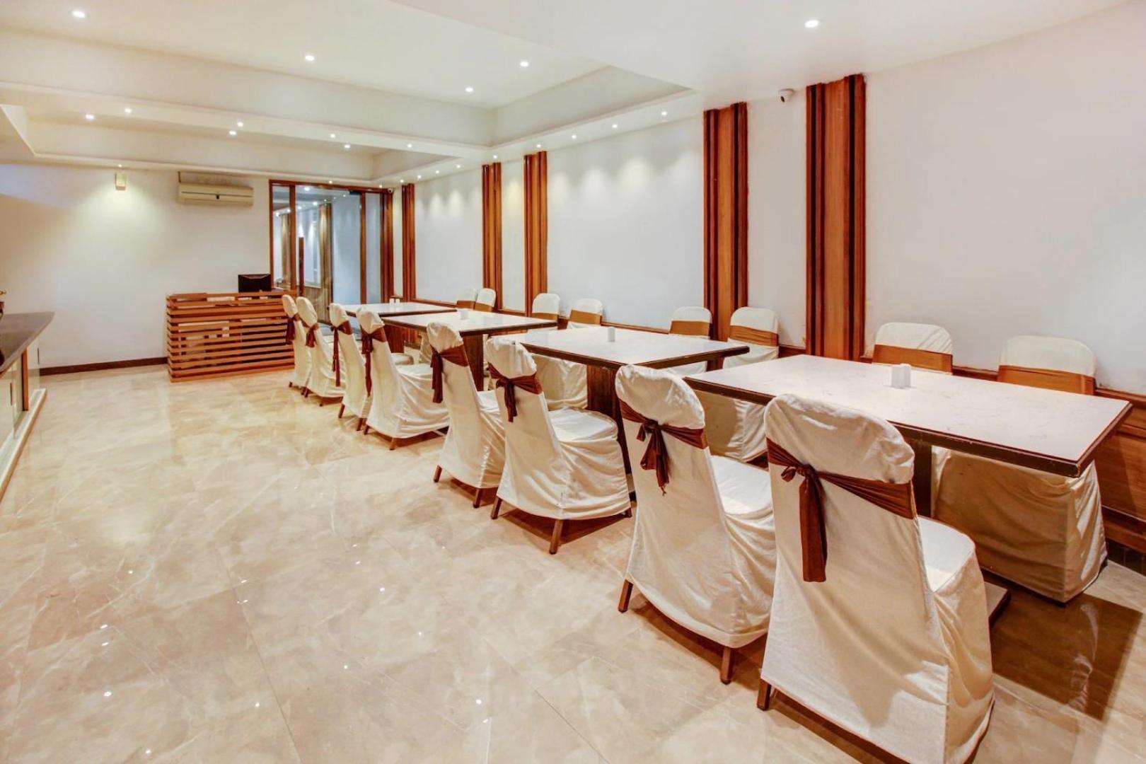 Hotel Evershine Rajkot Buitenkant foto