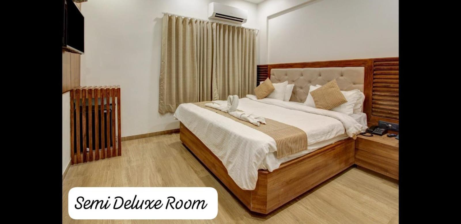 Hotel Evershine Rajkot Buitenkant foto