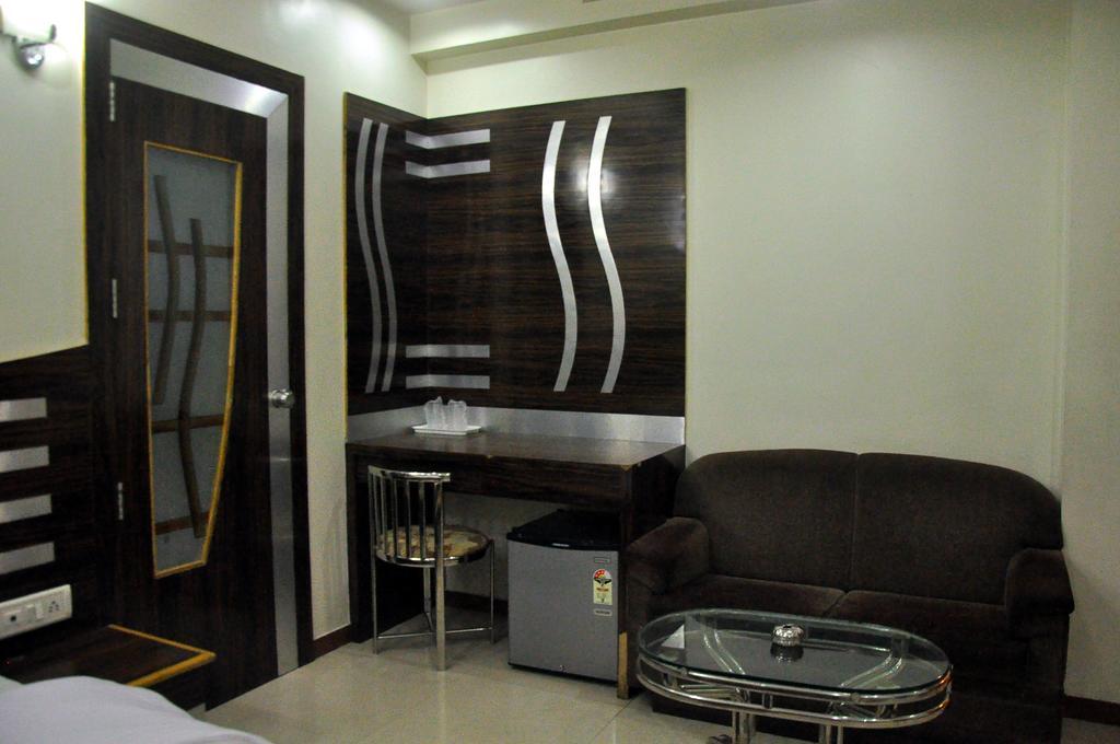 Hotel Evershine Rajkot Kamer foto