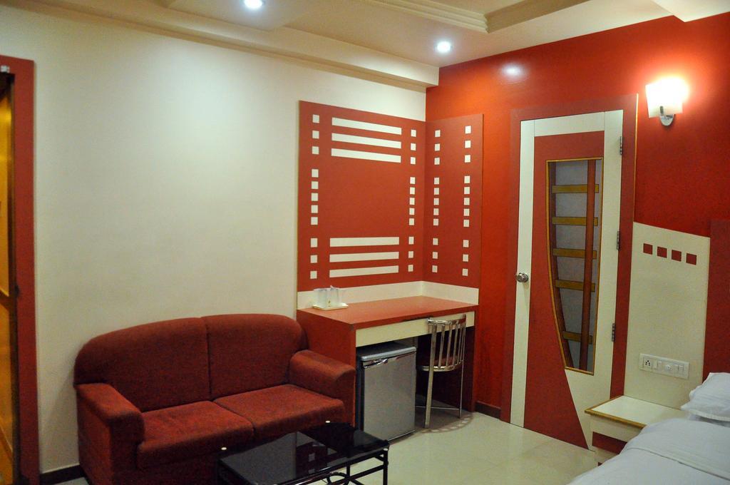 Hotel Evershine Rajkot Kamer foto